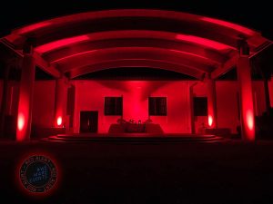 Stages glow red with the hope to sway Congress item-thumbnail