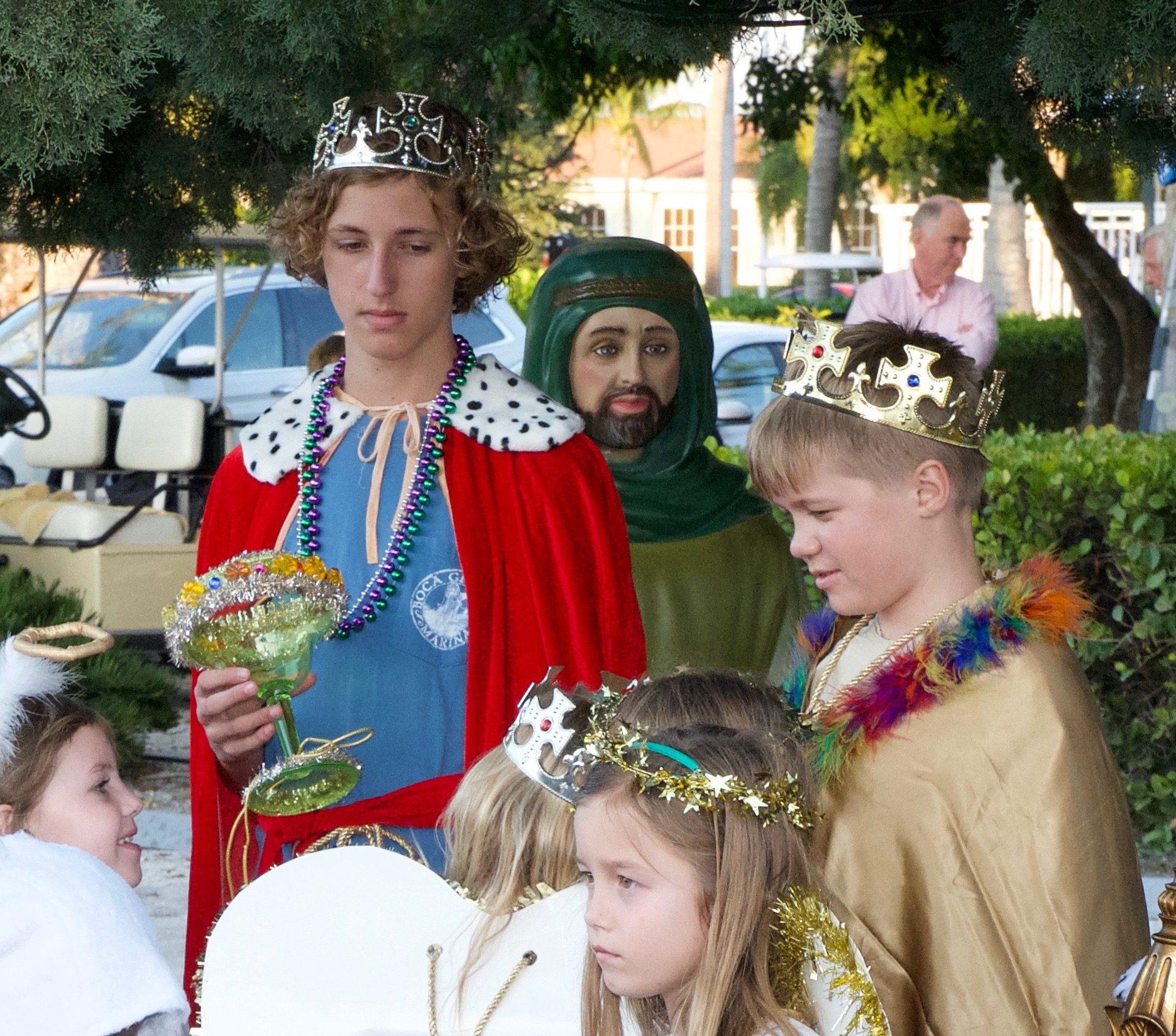 Island traditions upheld Community Tree Lighting, Christmas Walk dates announced Boca Beacon